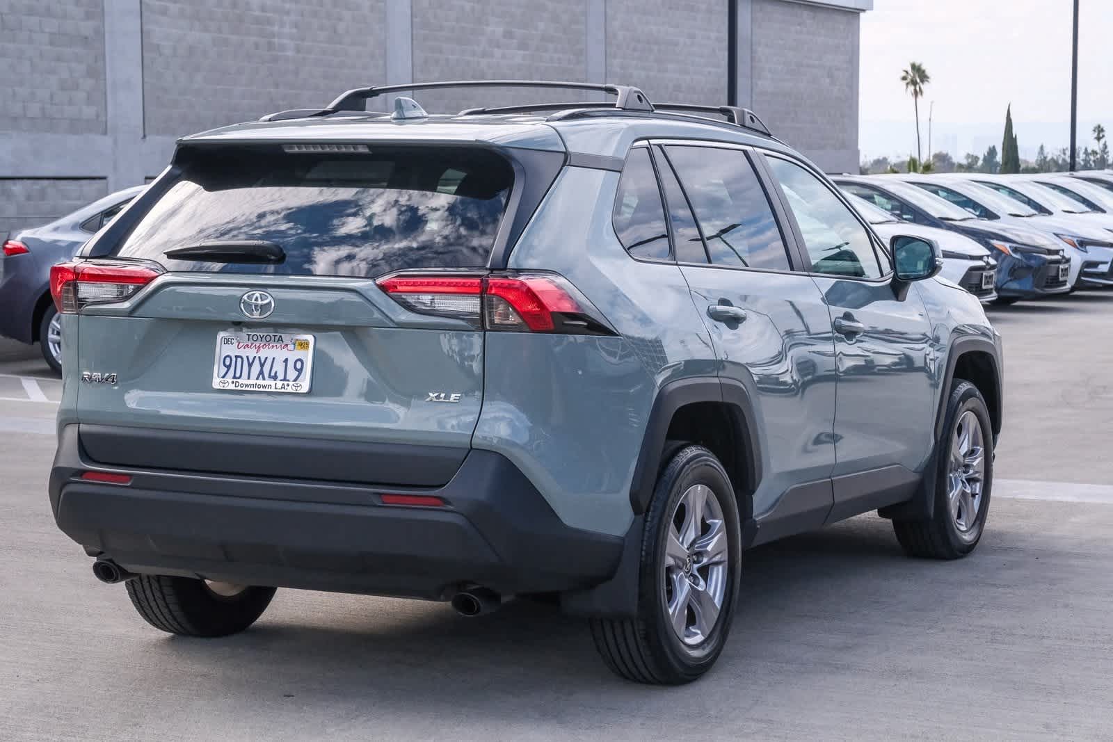 Thumbnail: 2022 Toyota RAV4 - 4
