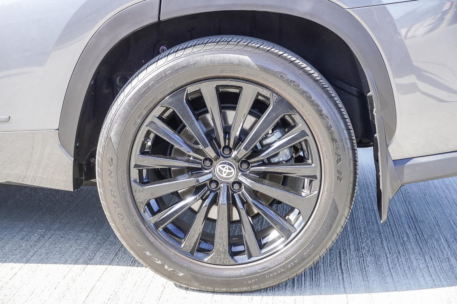 2023 Toyota Highlander XSE 9