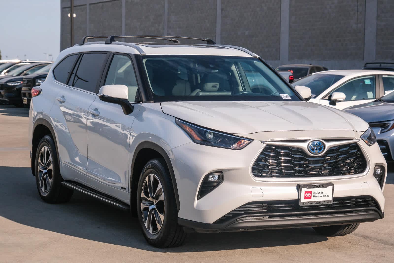 Thumbnail: 2023 Toyota Highlander - 3