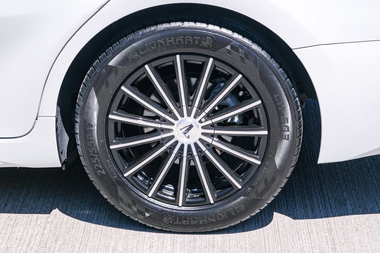 Thumbnail: 2021 Toyota Camry - 9