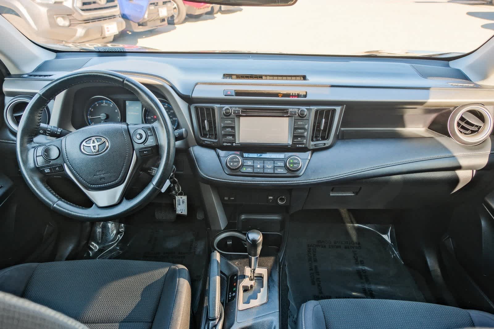 Thumbnail: 2017 Toyota RAV4 - 14