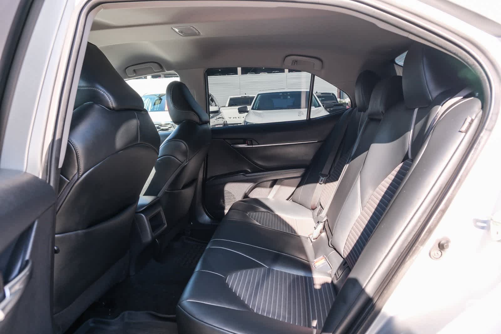 Thumbnail: 2022 Toyota Camry - 19