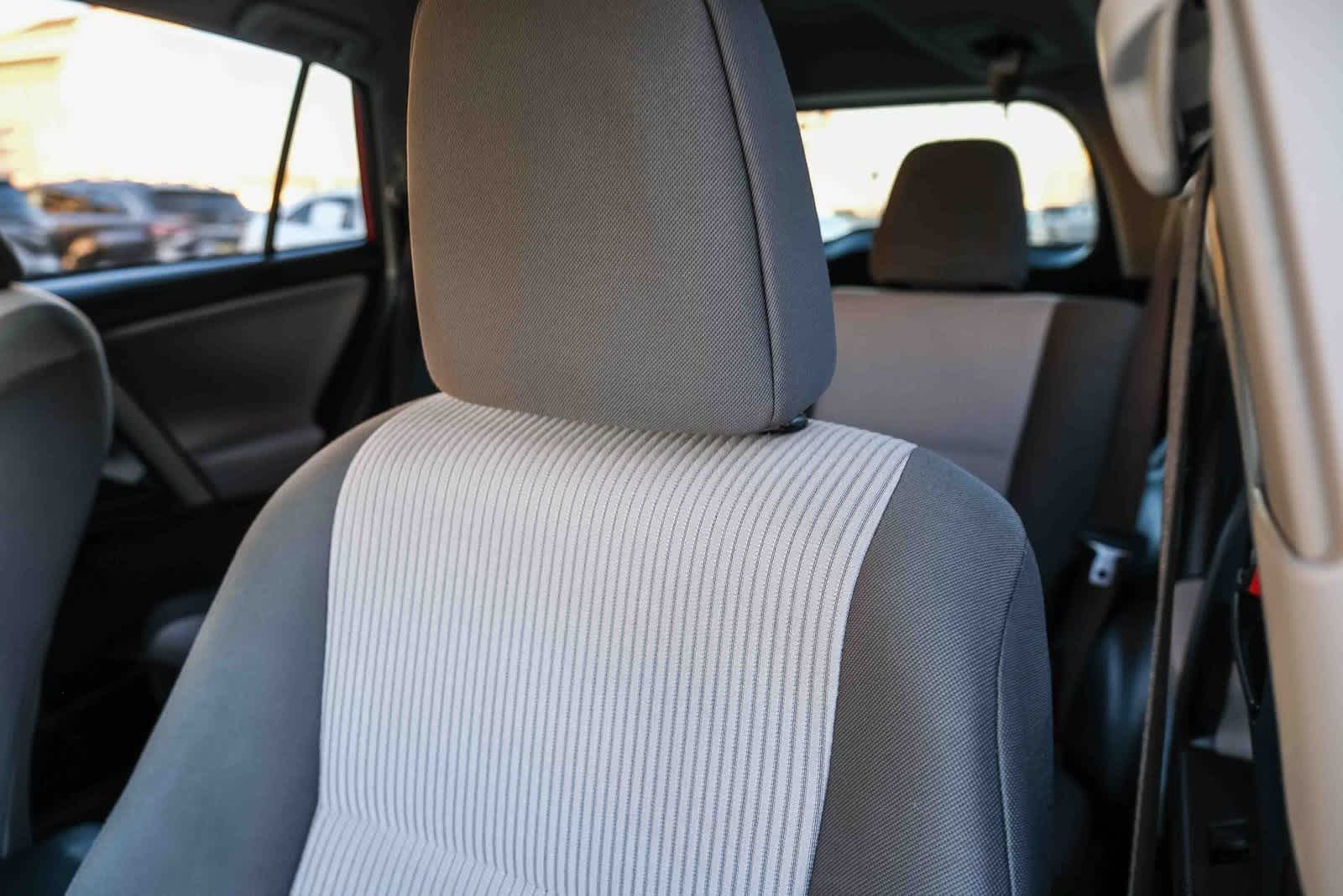 Thumbnail: 2015 Toyota RAV4 - 20