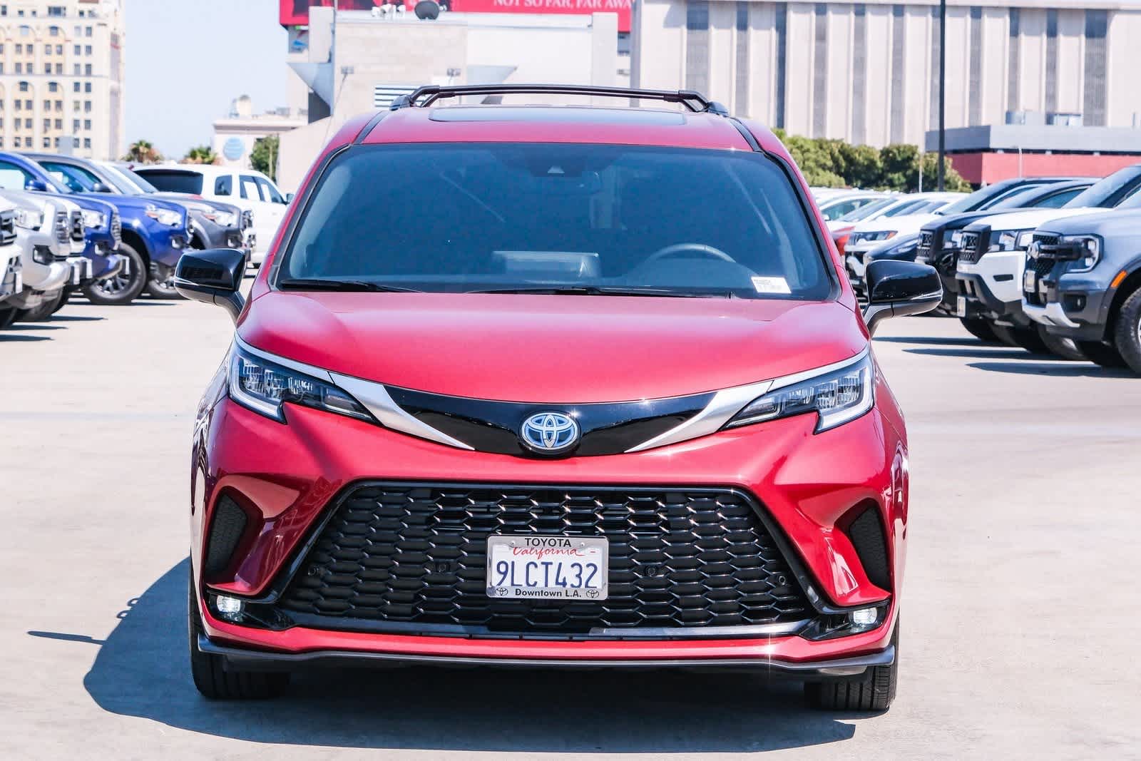 Thumbnail: 2024 Toyota Sienna - 2
