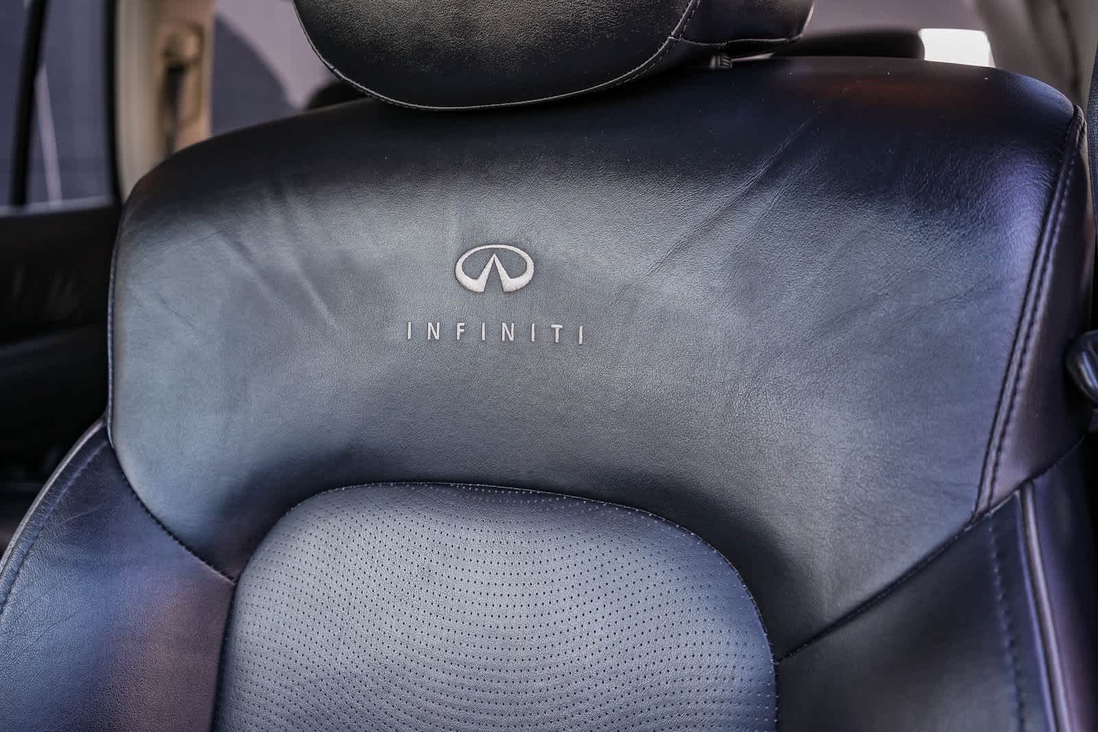 Thumbnail: 2012 INFINITI QX56 - 25