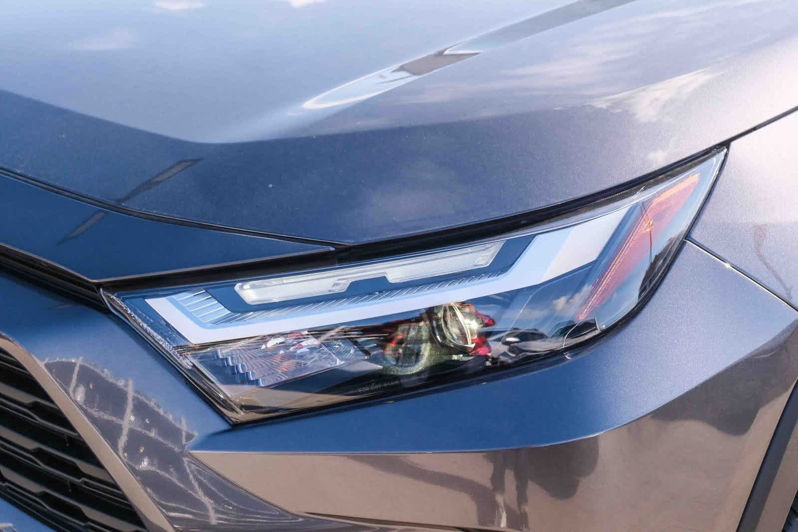 Thumbnail: 2025 Toyota RAV4 - 11