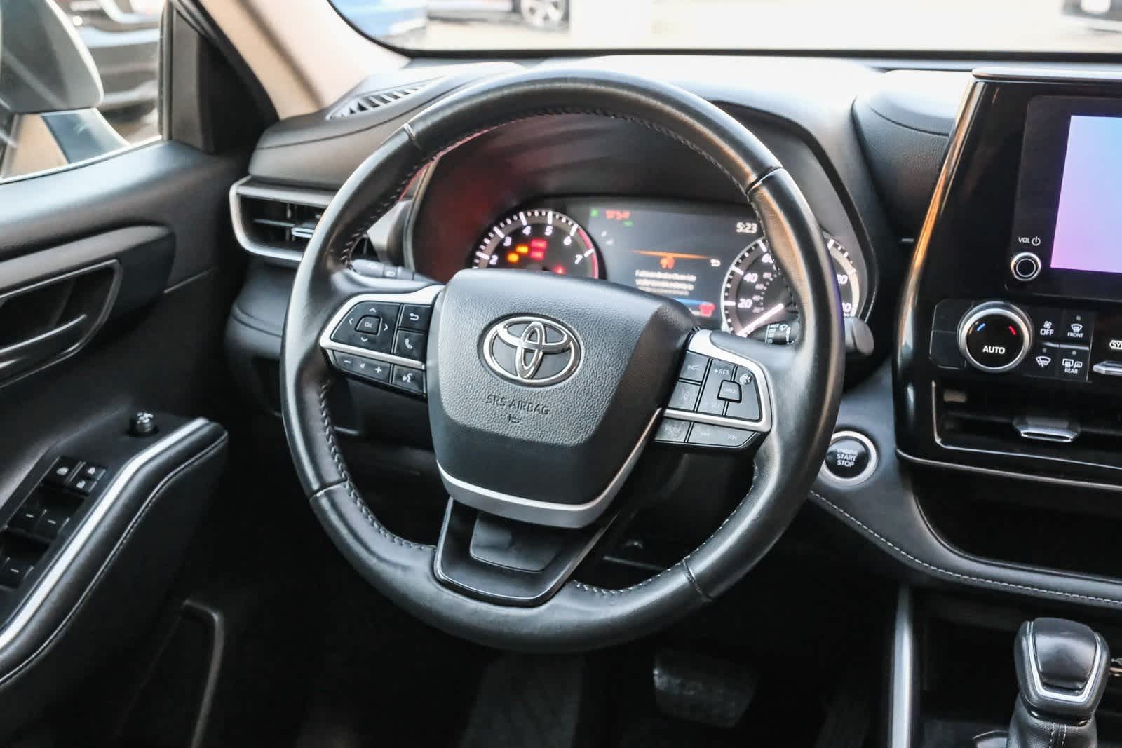 Thumbnail: 2024 Toyota Highlander - 16