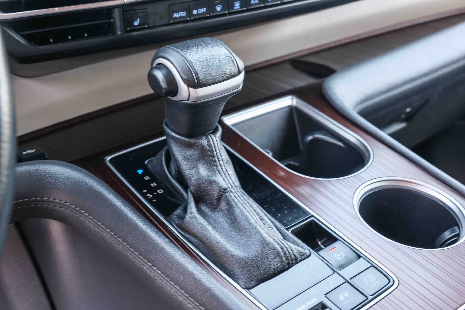 Thumbnail: 2024 Toyota Sienna - 18