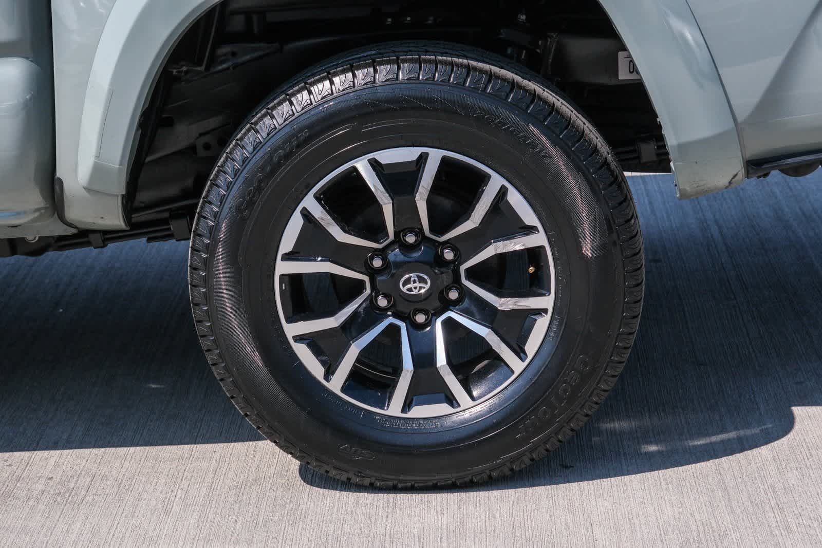 Thumbnail: 2022 Toyota Tacoma - 7