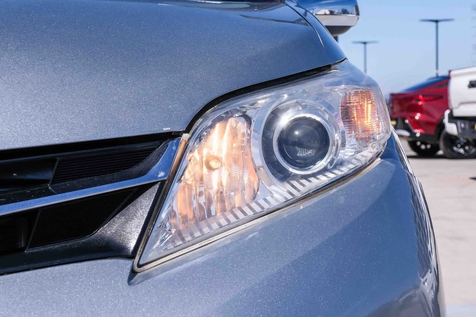 Thumbnail: 2019 Toyota Sienna - 11