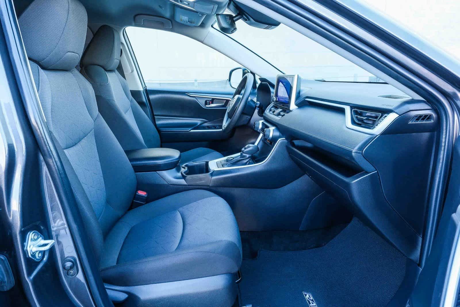 Thumbnail: 2024 Toyota RAV4 - 18