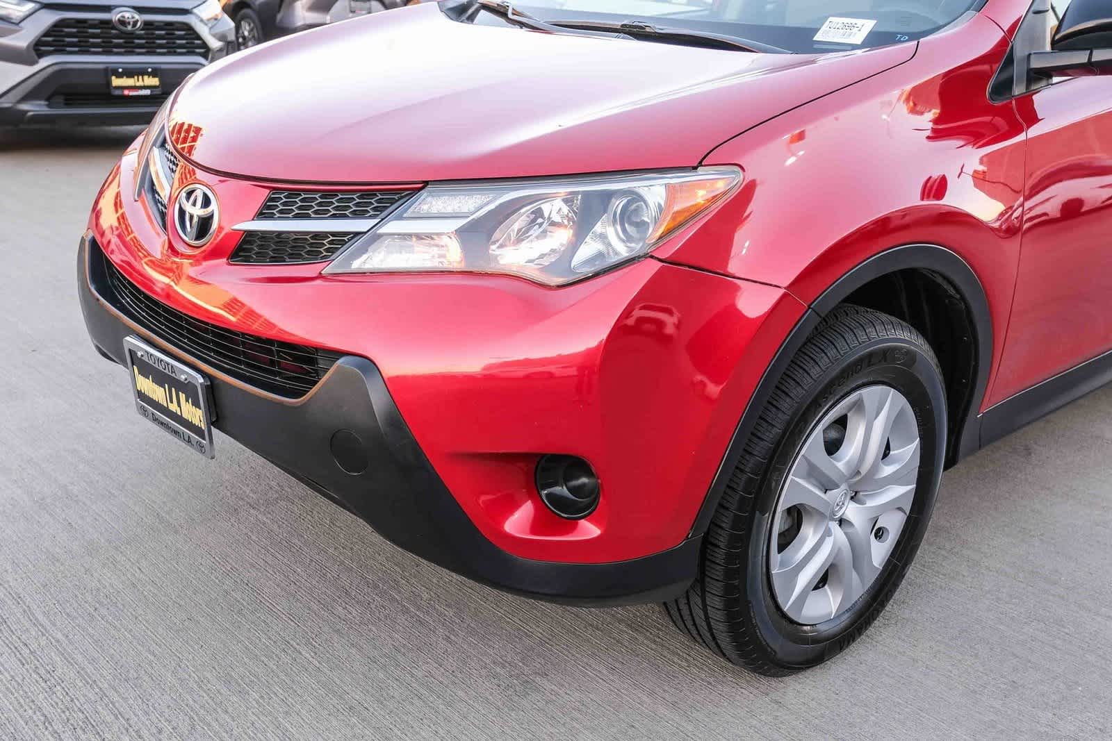 Thumbnail: 2015 Toyota RAV4 - 12