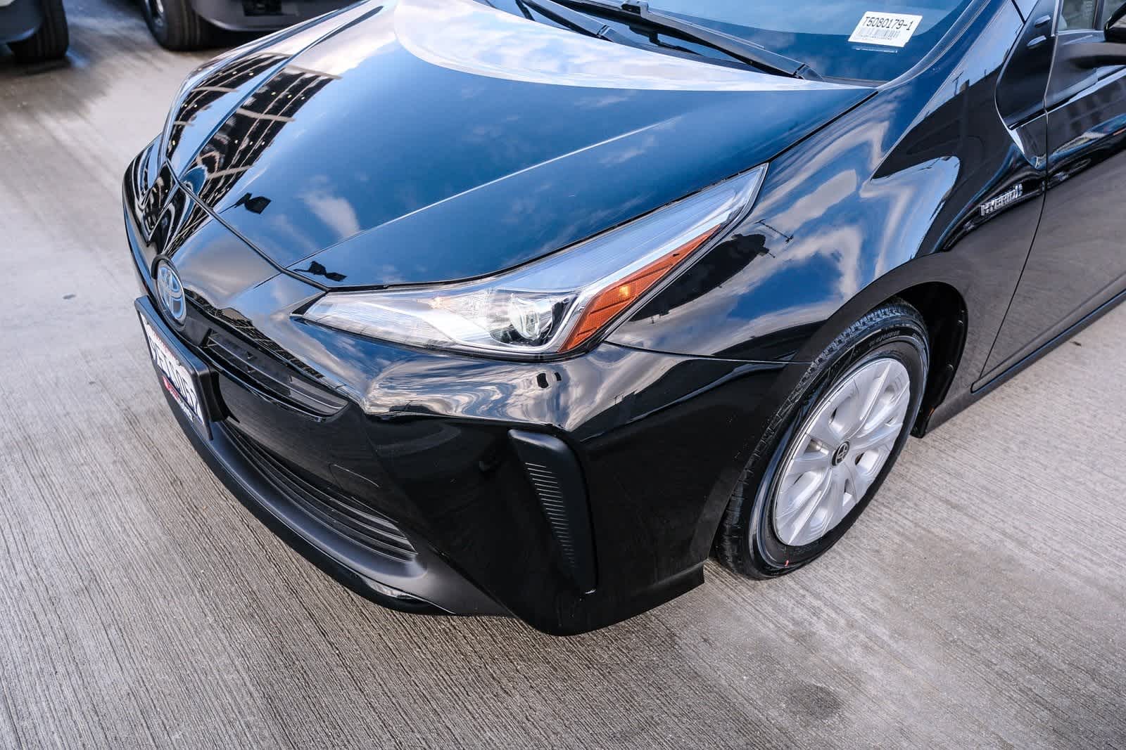 Thumbnail: 2022 Toyota Prius - 12