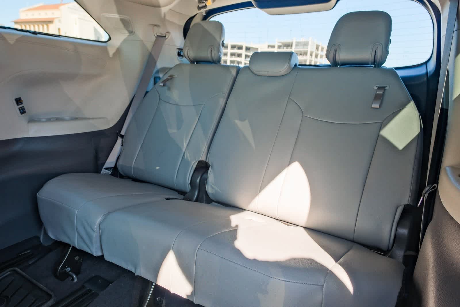 Thumbnail: 2024 Toyota Sienna - 20