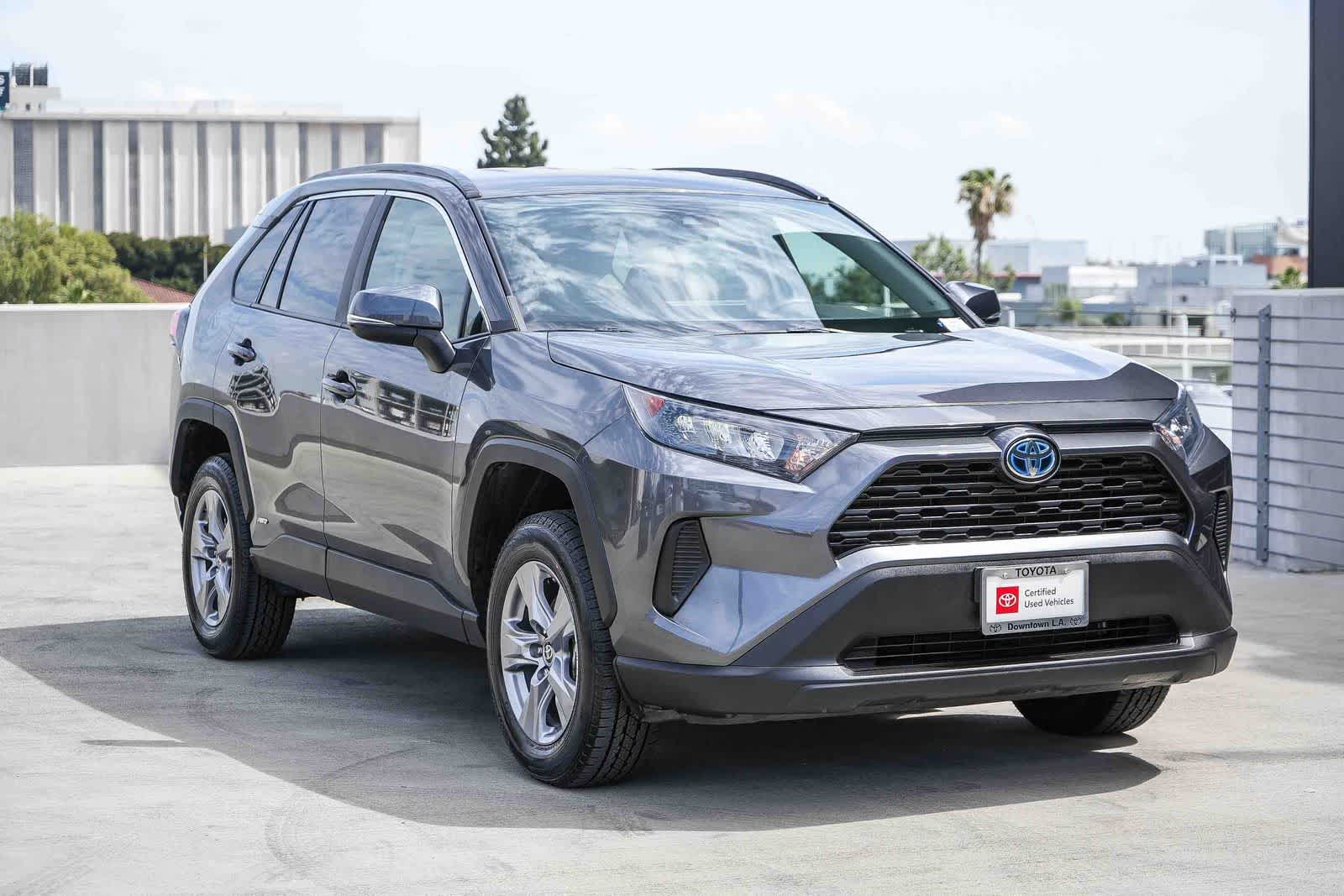 Thumbnail: 2022 Toyota RAV4 - 3