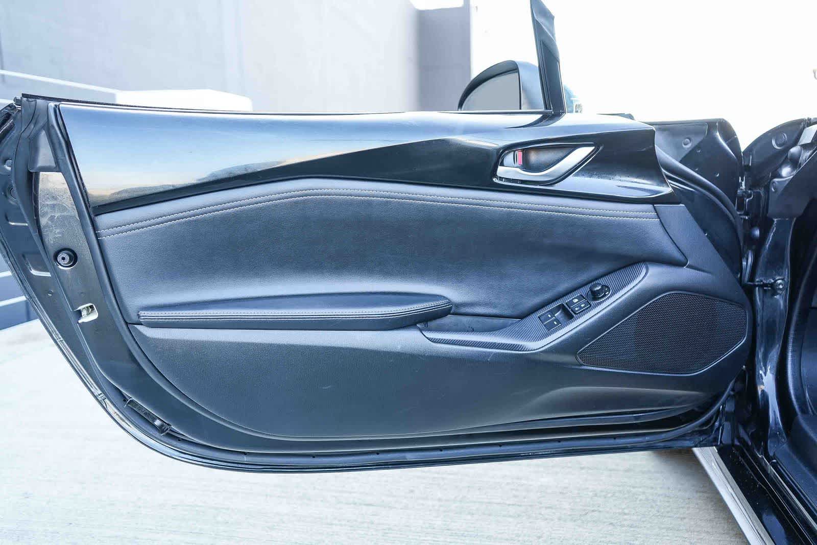 Thumbnail: 2025 Mazda MX-5 Miata - 25