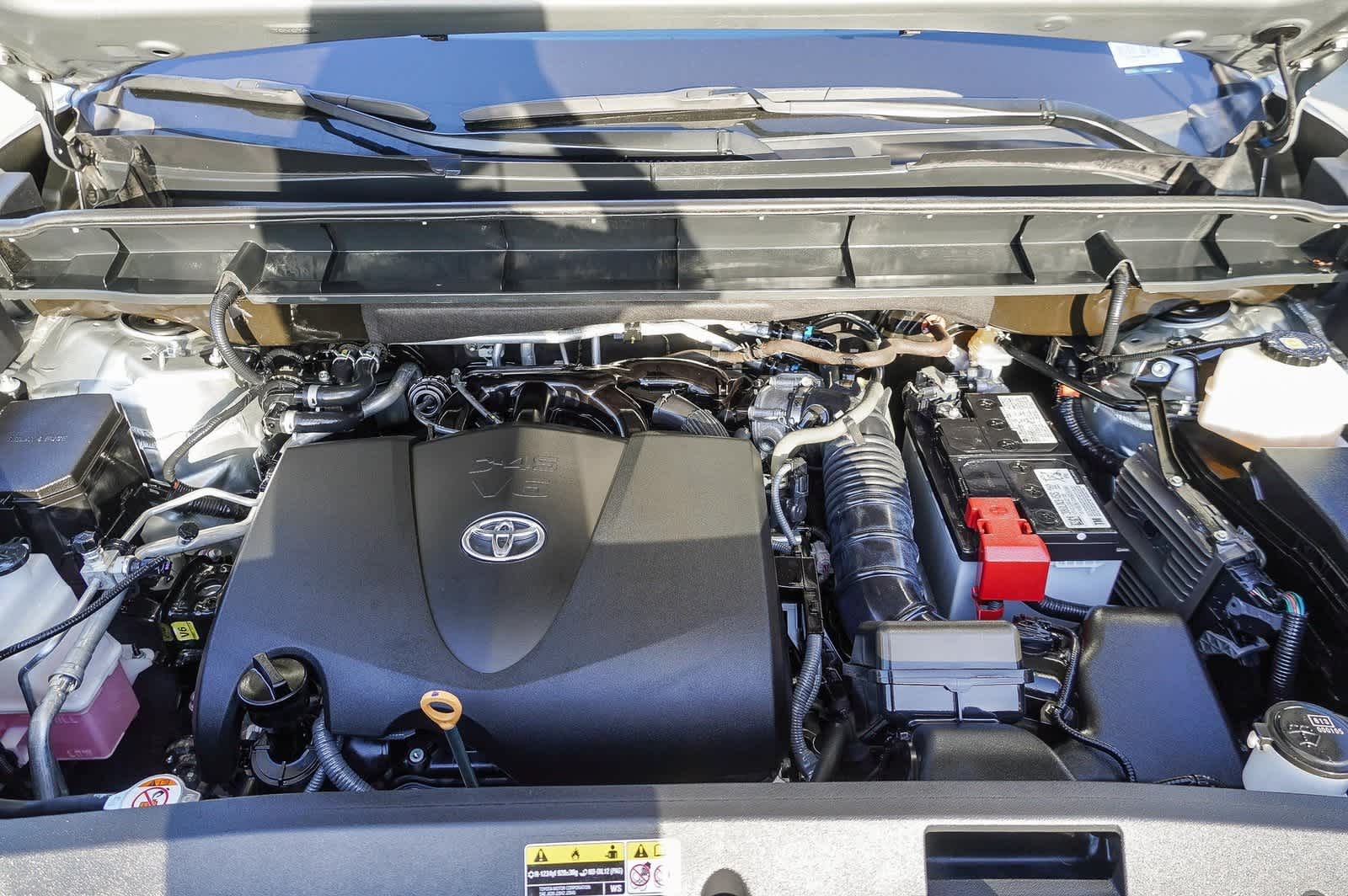 Thumbnail: 2021 Toyota Highlander - 28