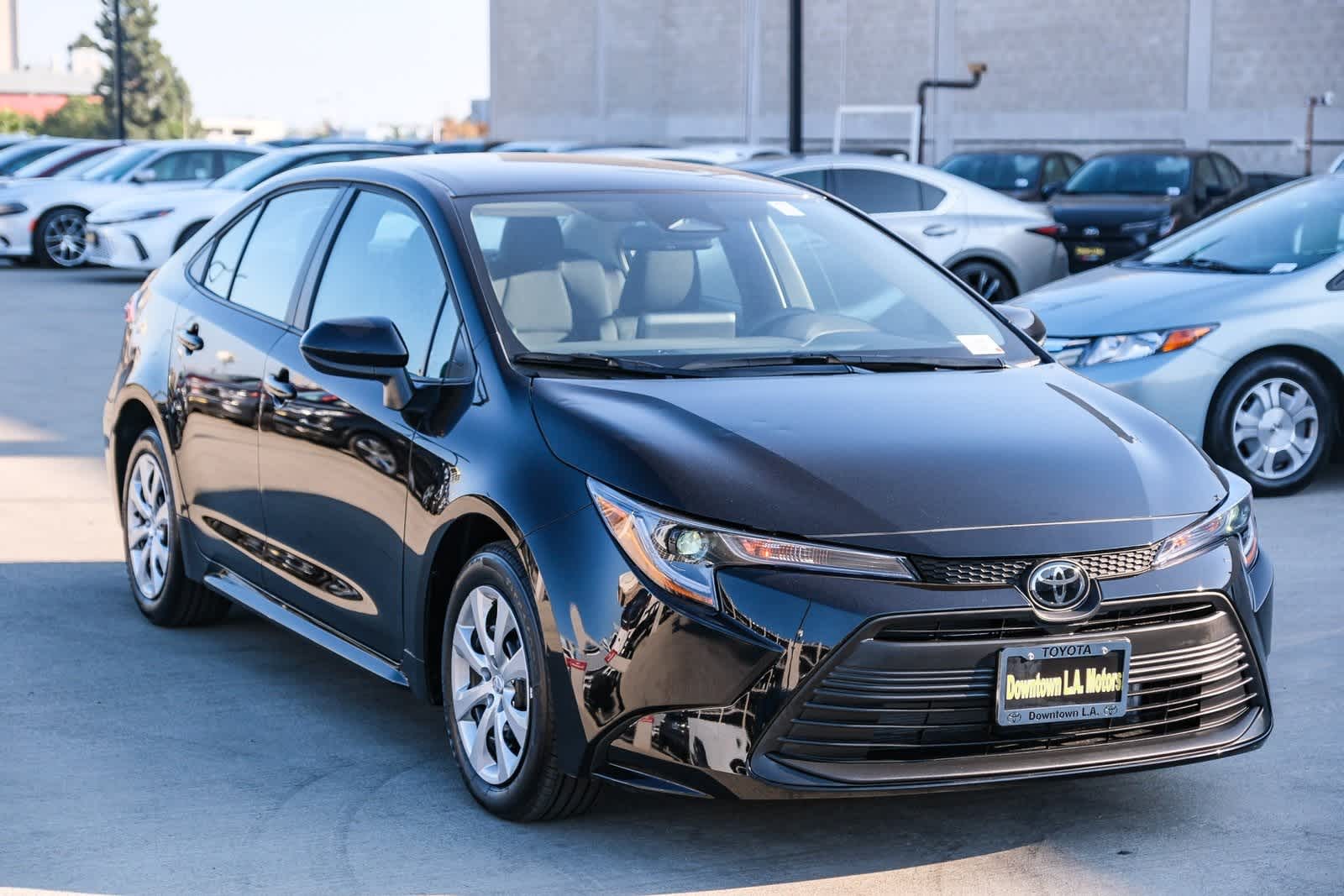 Thumbnail: 2025 Toyota Corolla - 3