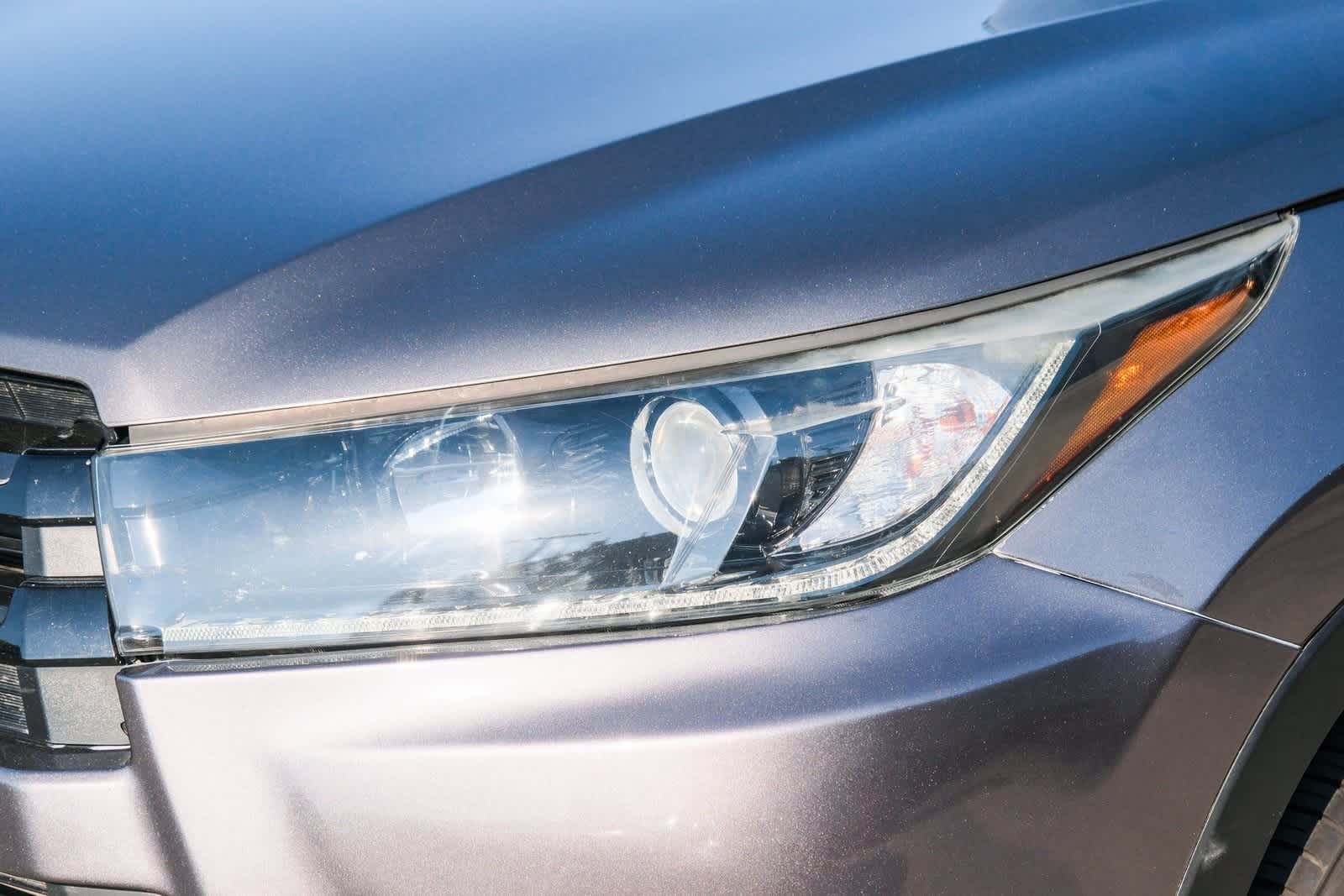 Thumbnail: 2019 Toyota Highlander - 10