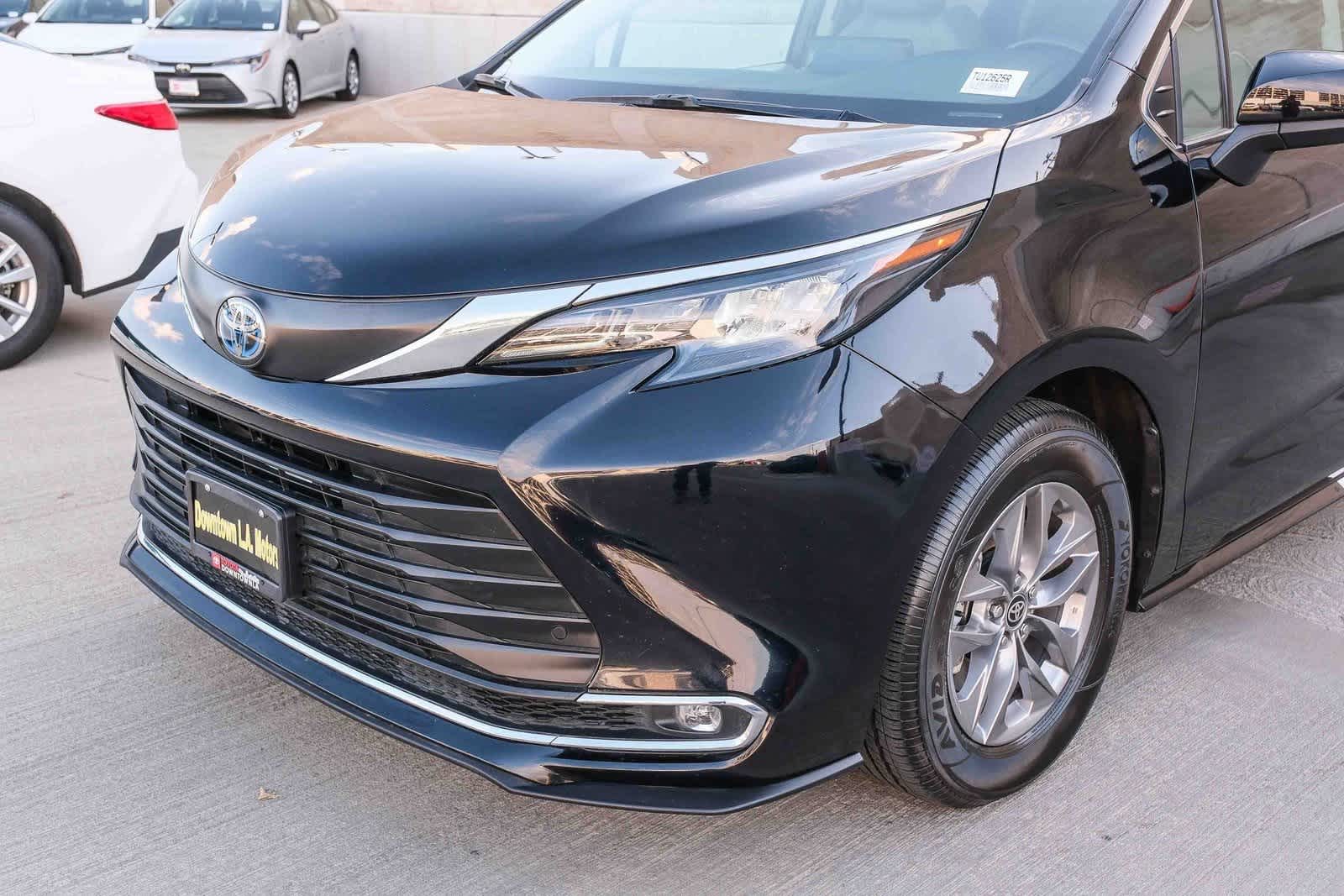 Thumbnail: 2024 Toyota Sienna - 11