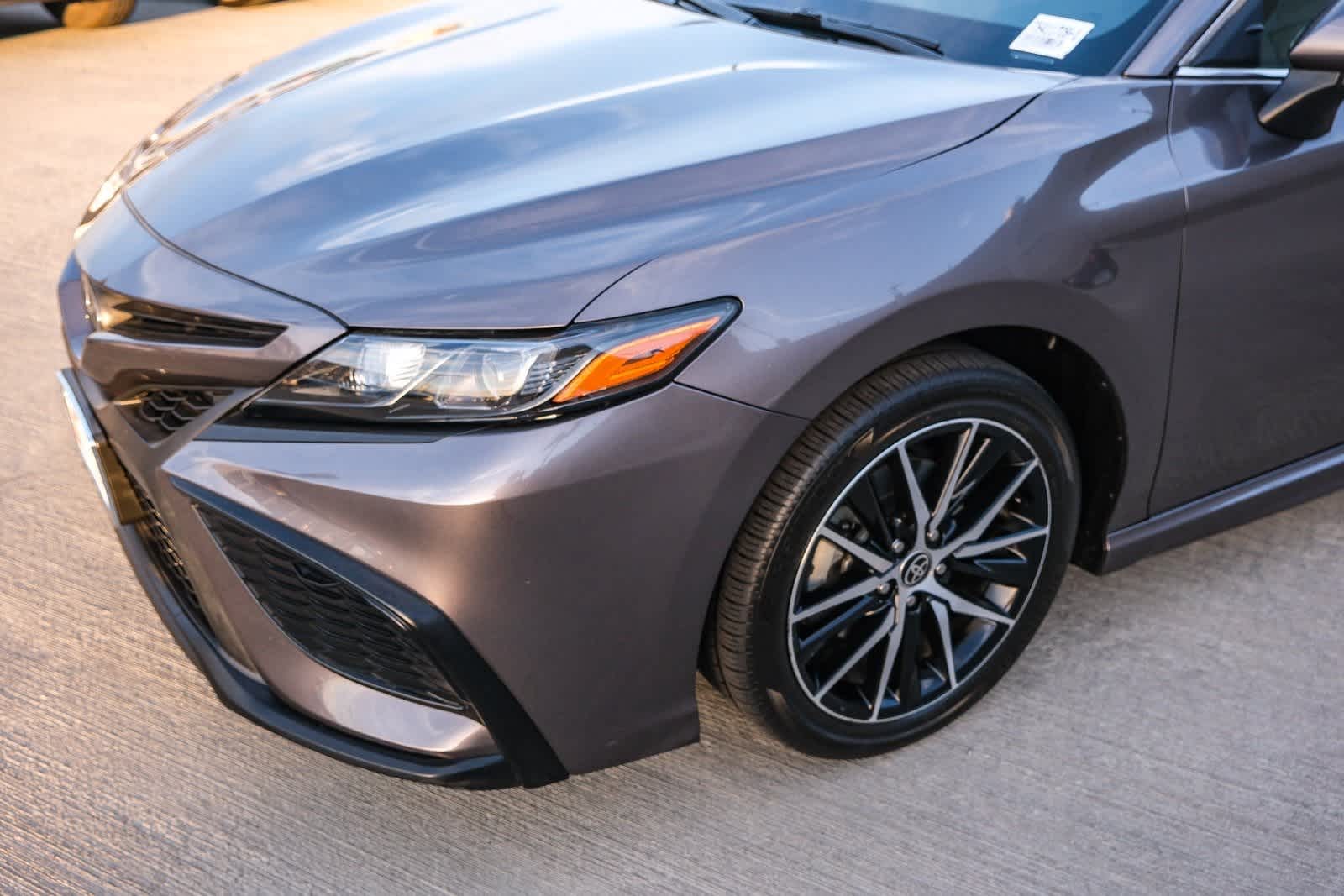 Thumbnail: 2022 Toyota Camry - 12