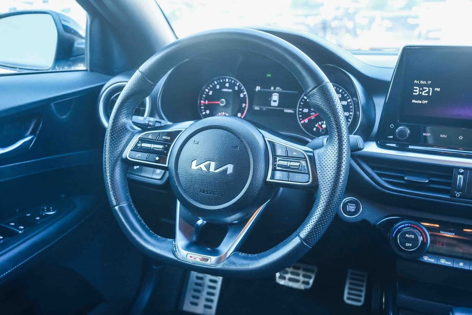 Thumbnail: 2023 Kia Forte - 17