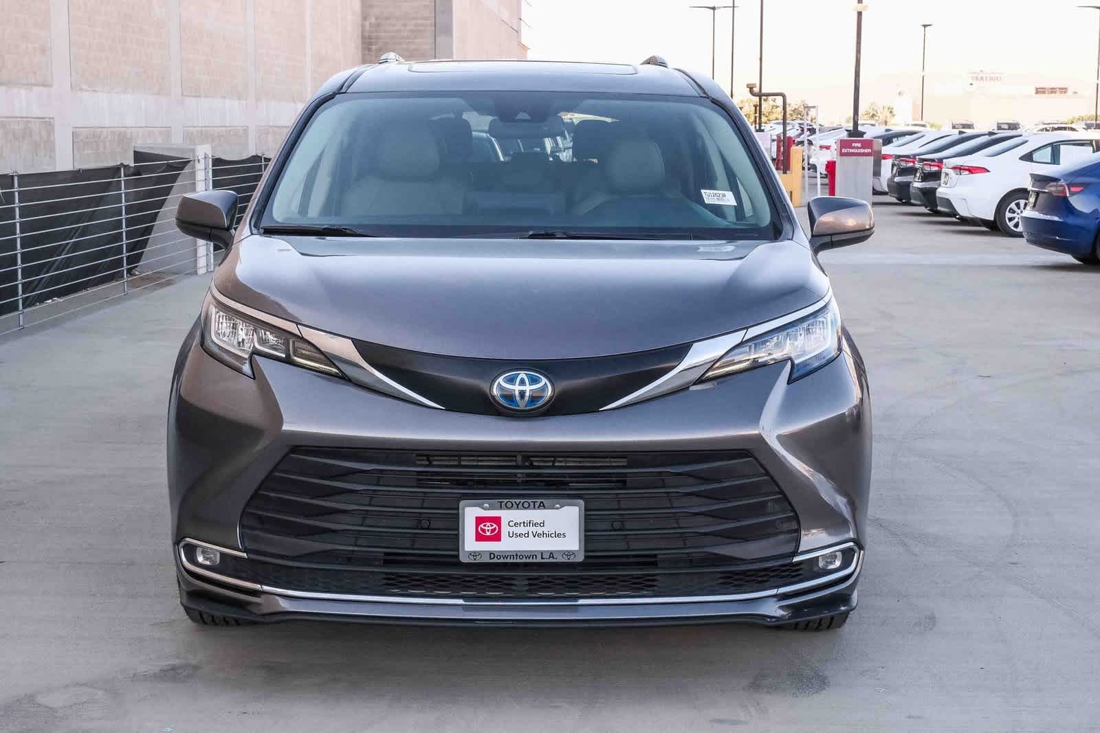 Thumbnail: 2023 Toyota Sienna - 2