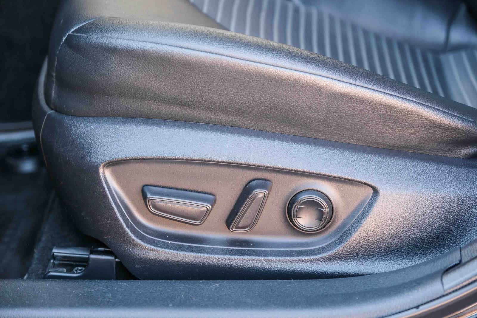 Thumbnail: 2023 Toyota Camry - 24