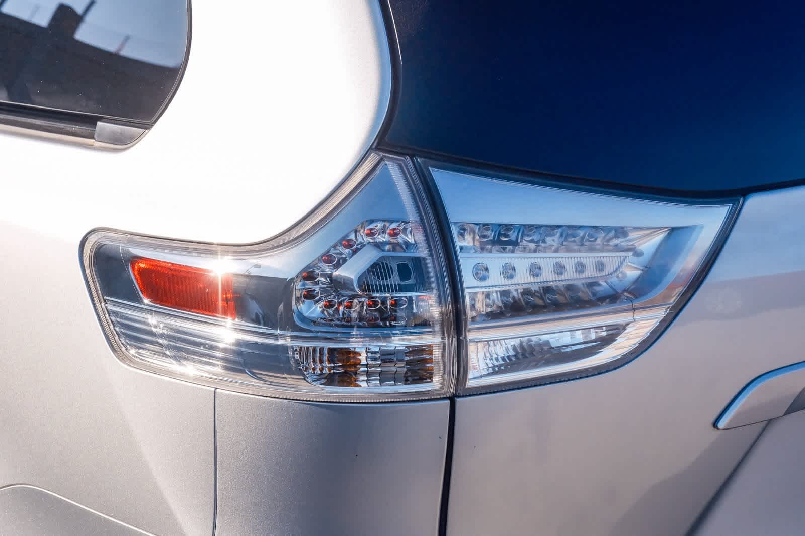 Thumbnail: 2019 Toyota Sienna - 7