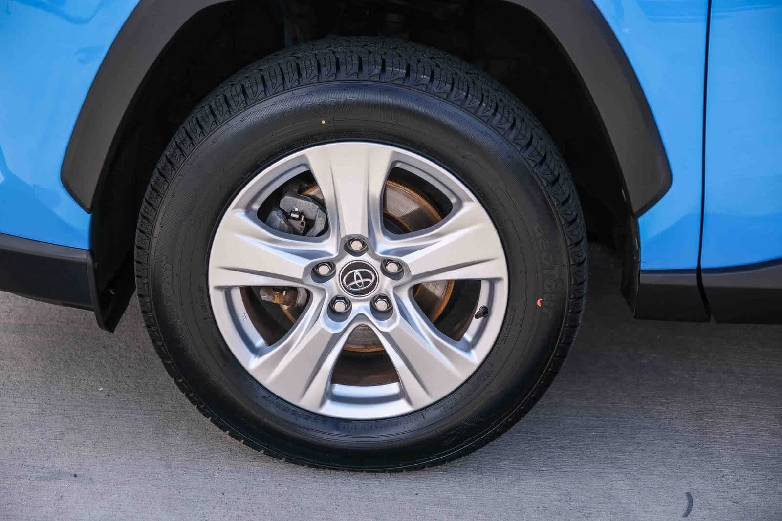 Thumbnail: 2021 Toyota RAV4 - 10