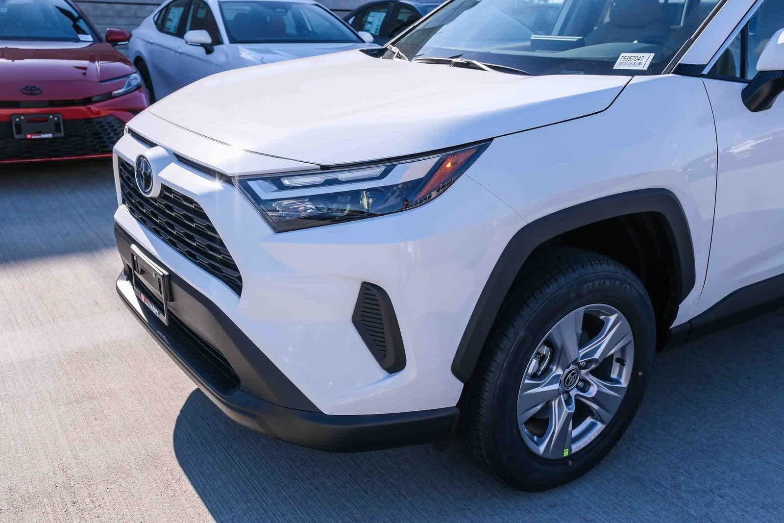 Thumbnail: 2025 Toyota RAV4 - 12