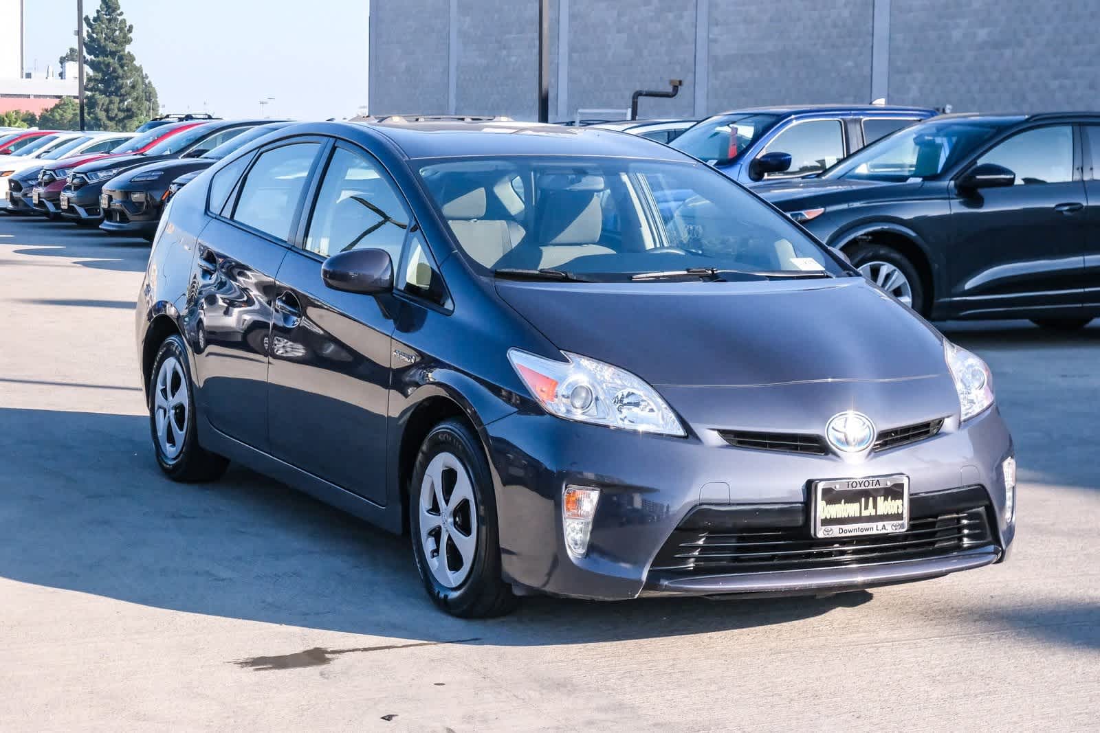 Thumbnail: 2015 Toyota Prius - 3