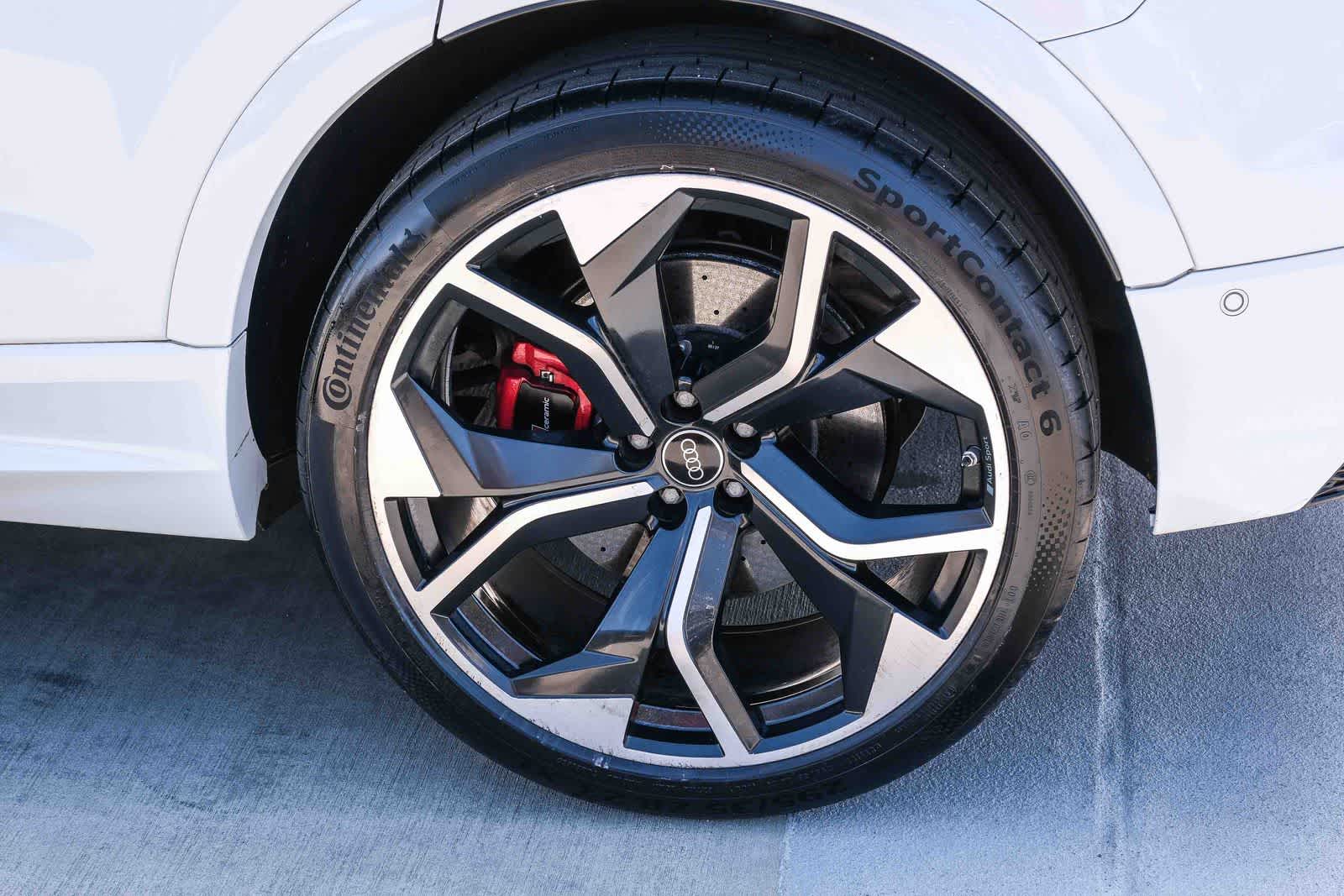 Thumbnail: 2022 Audi RS Q8 - 9