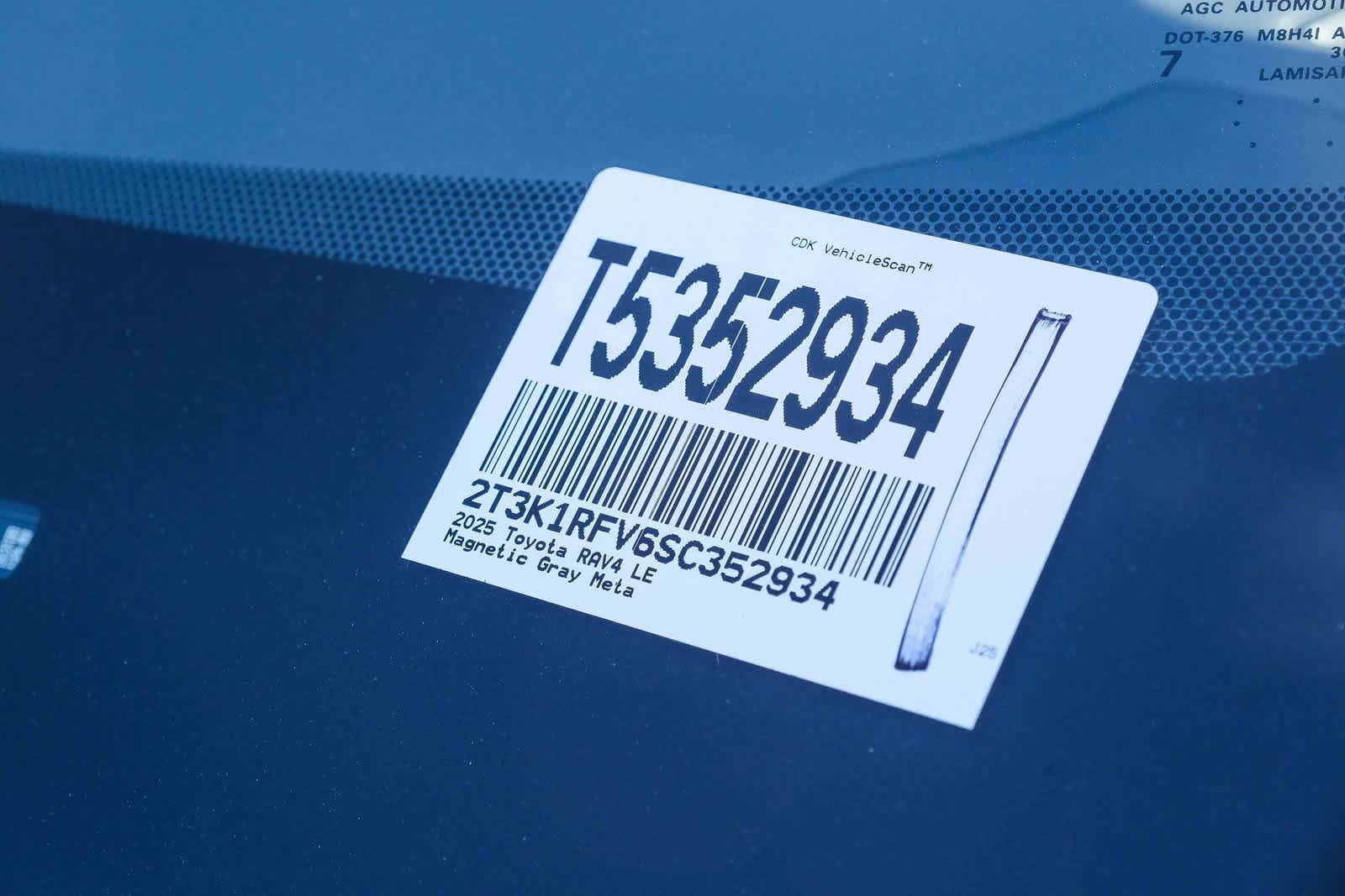 Thumbnail: 2025 Toyota RAV4 - 29