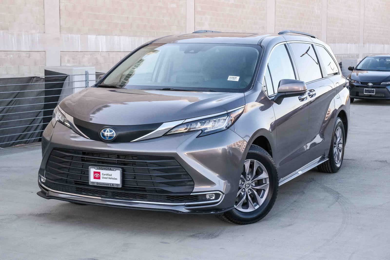 Thumbnail: 2023 Toyota Sienna - 1