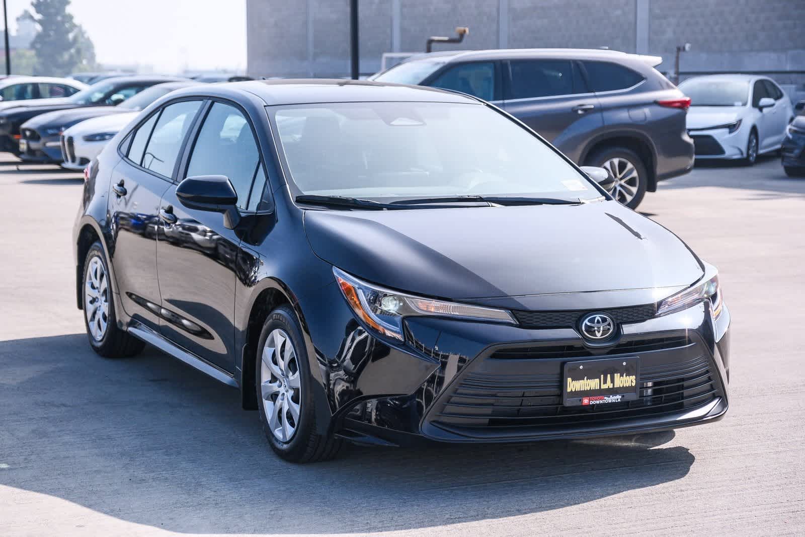 Thumbnail: 2025 Toyota Corolla - 3