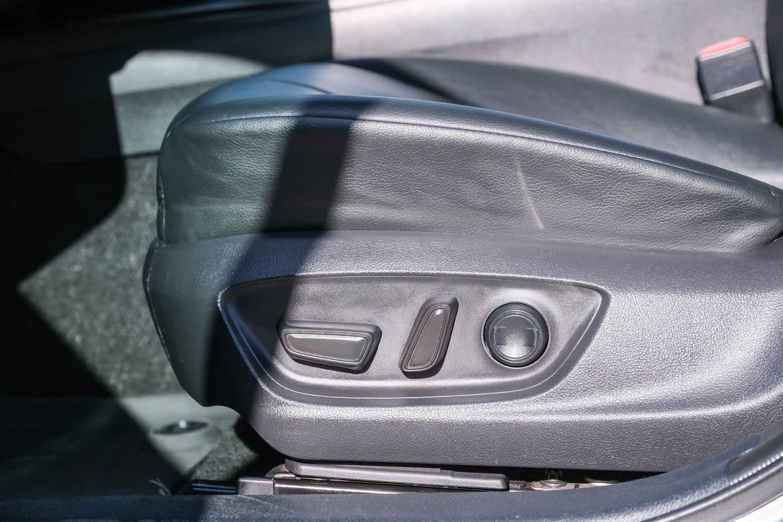 Thumbnail: 2022 Toyota Camry - 24