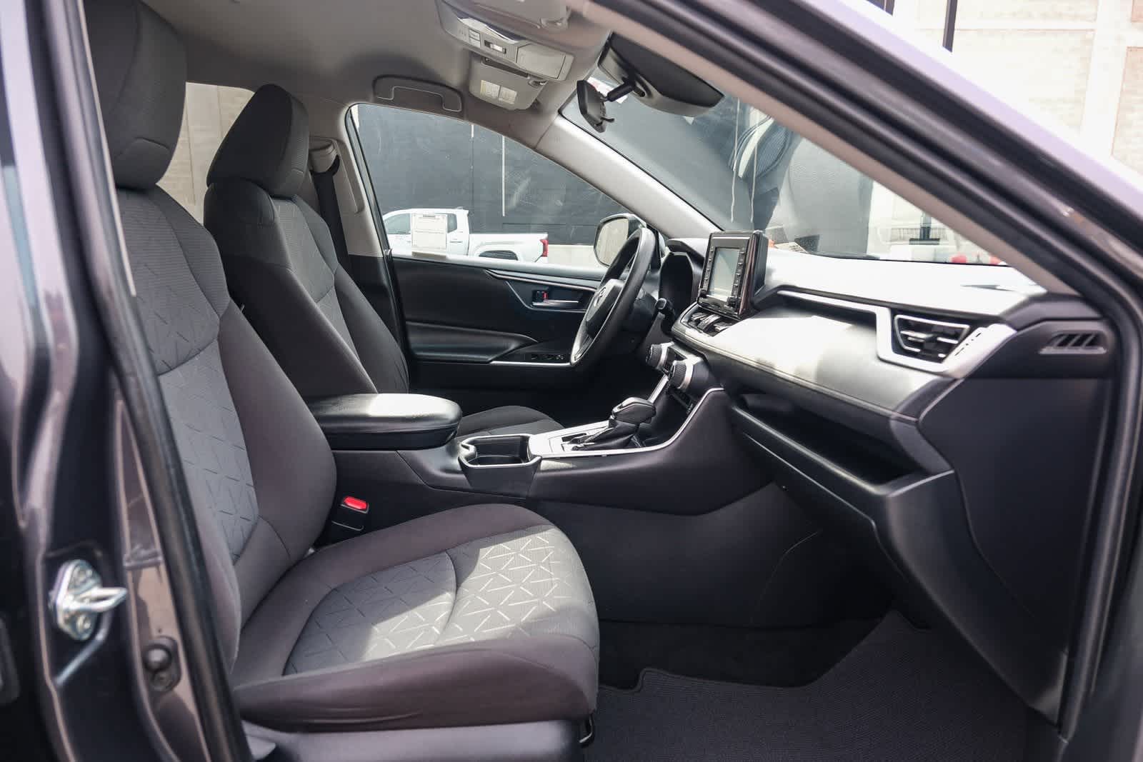 Thumbnail: 2020 Toyota RAV4 - 13