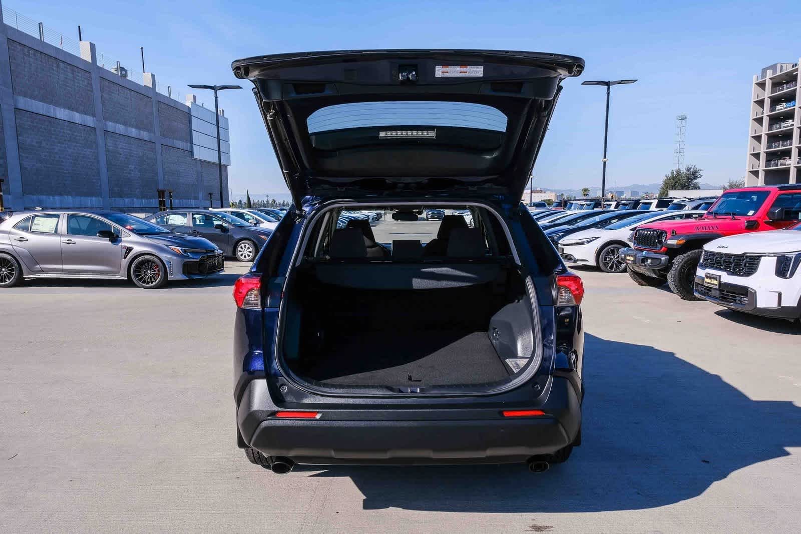 Thumbnail: 2023 Toyota RAV4 - 27