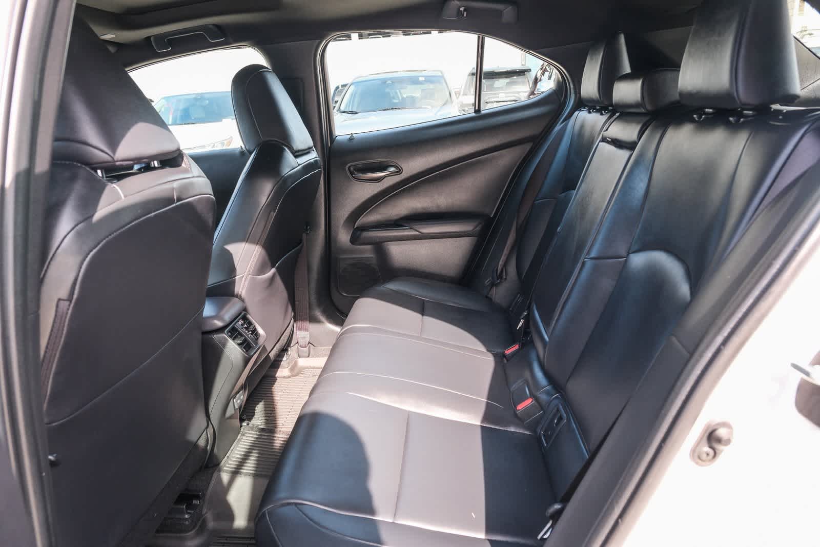 Thumbnail: 2024 Lexus UX - 16