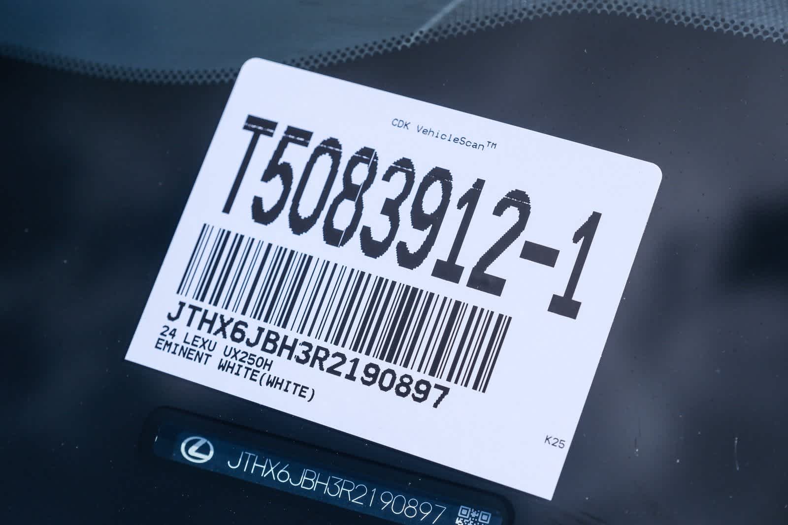 Thumbnail: 2024 Lexus UX - 26