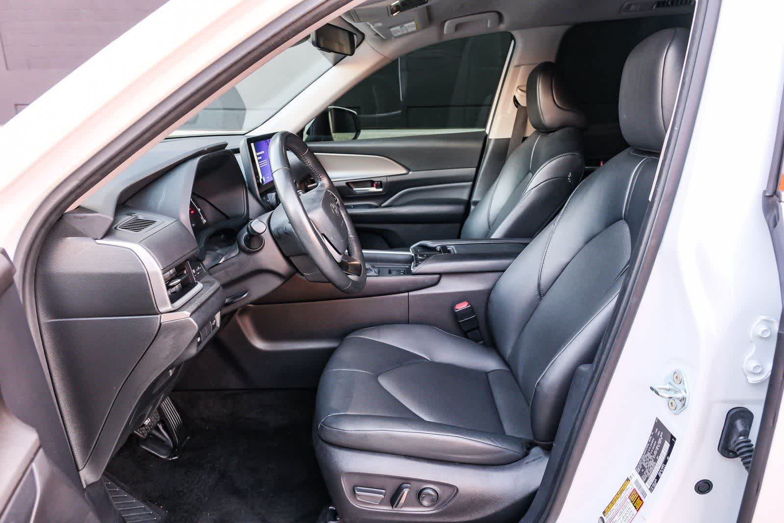 Thumbnail: 2024 Toyota Grand Highlander - 17