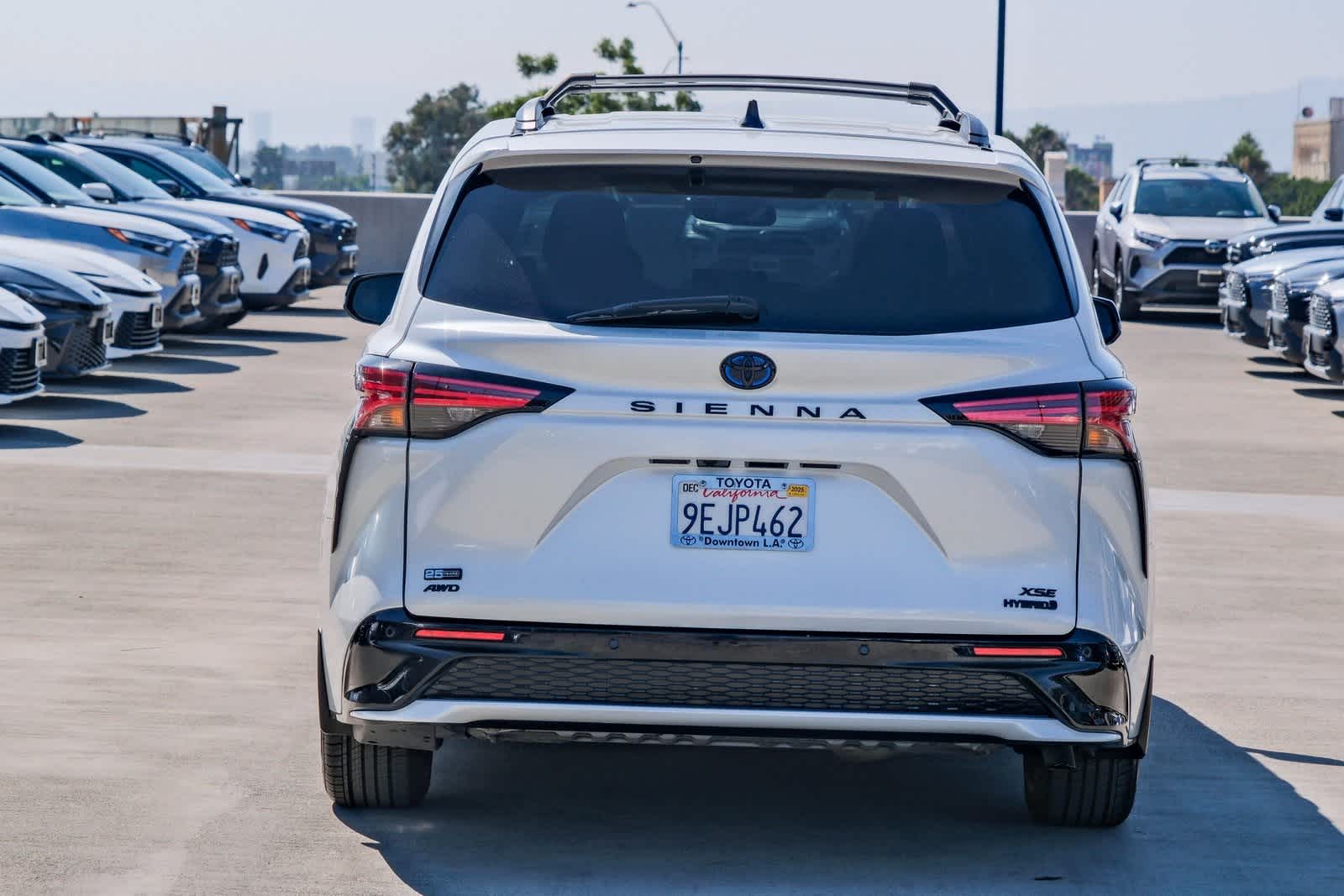 Thumbnail: 2023 Toyota Sienna - 5
