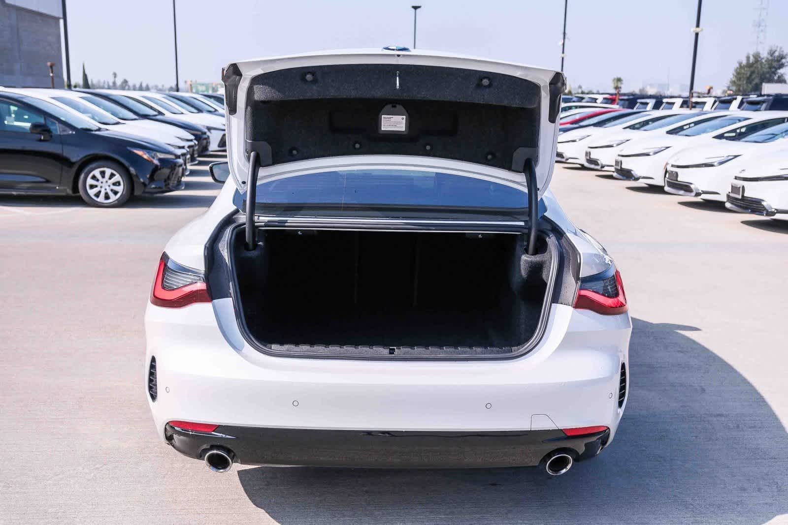 Thumbnail: 2024 BMW 4 Series - 25