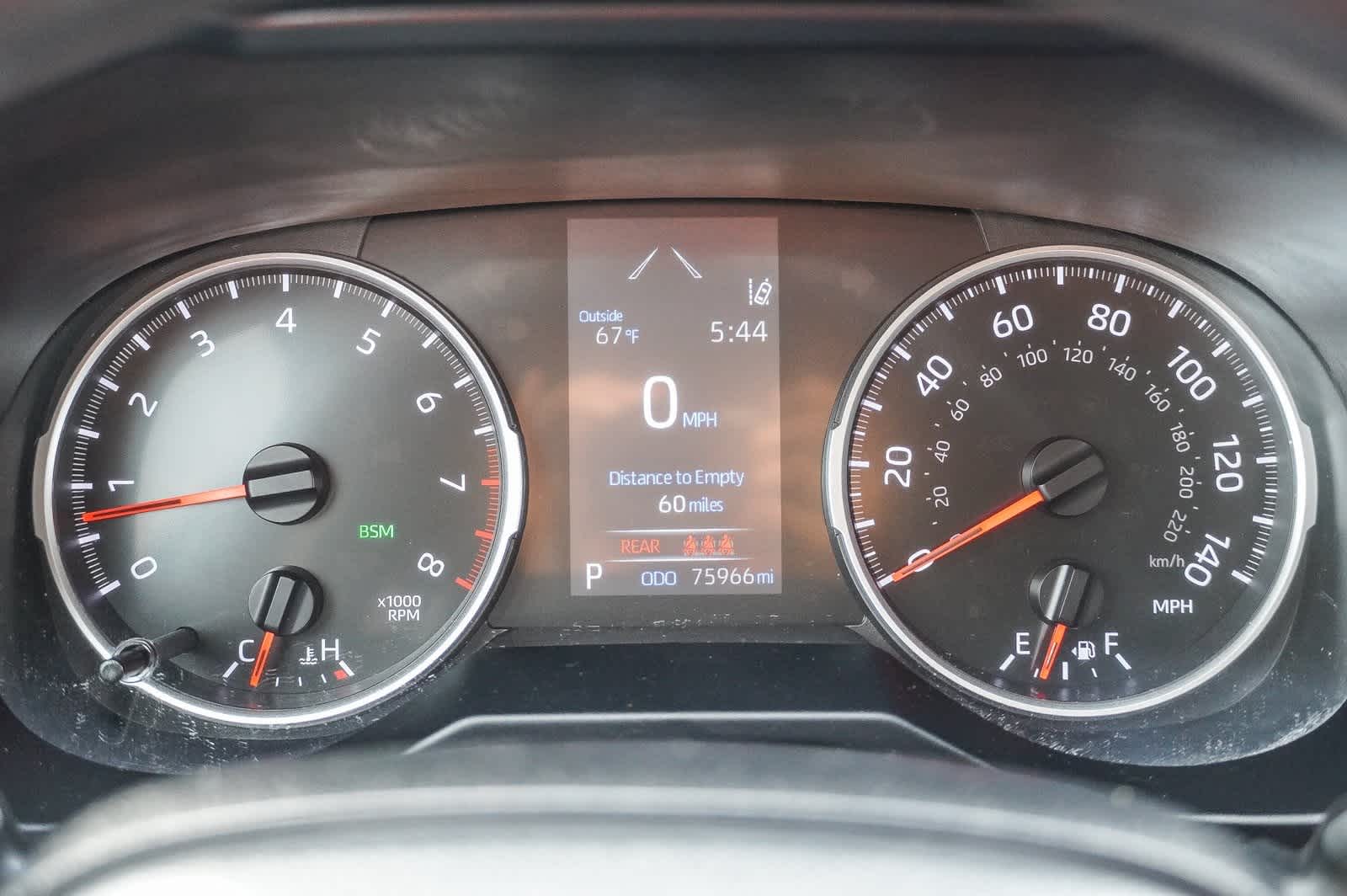2022 Toyota RAV4 XLE 24