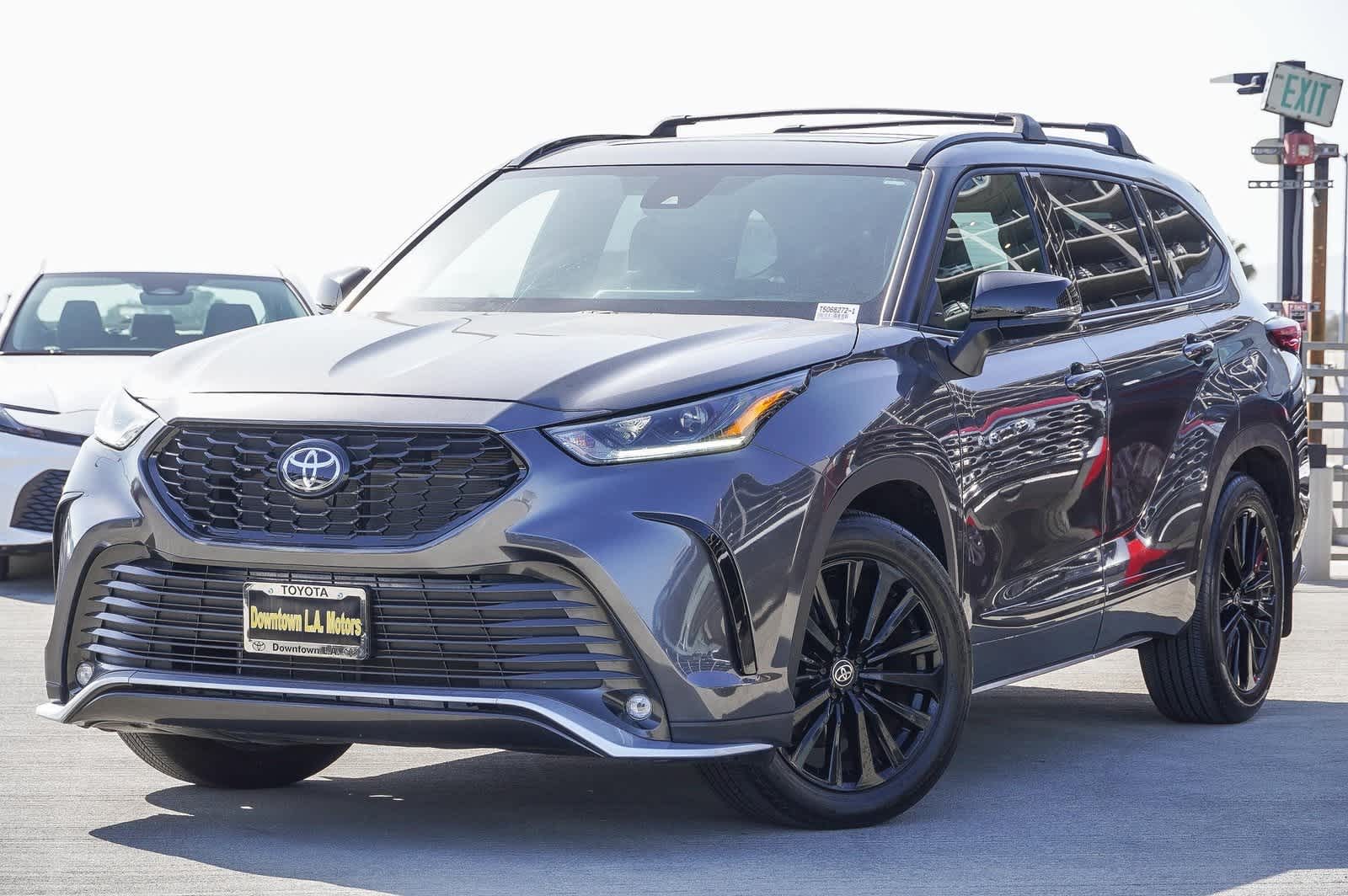 2023 Toyota Highlander XSE Hero Image