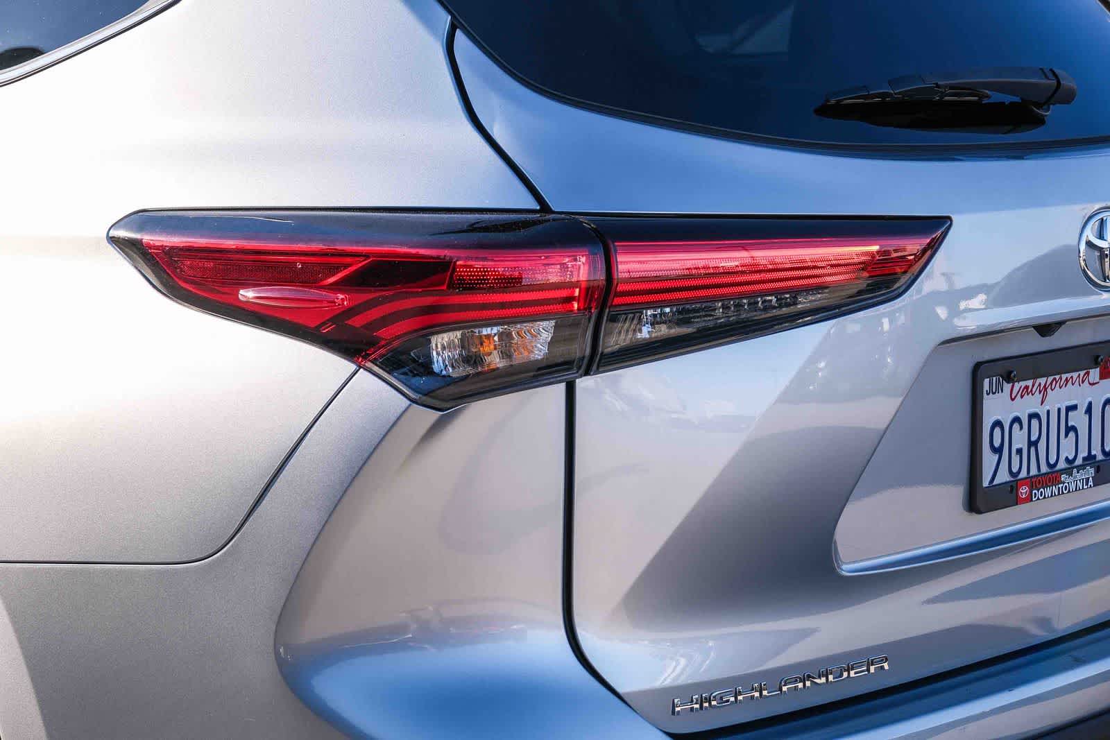 Thumbnail: 2023 Toyota Highlander - 7