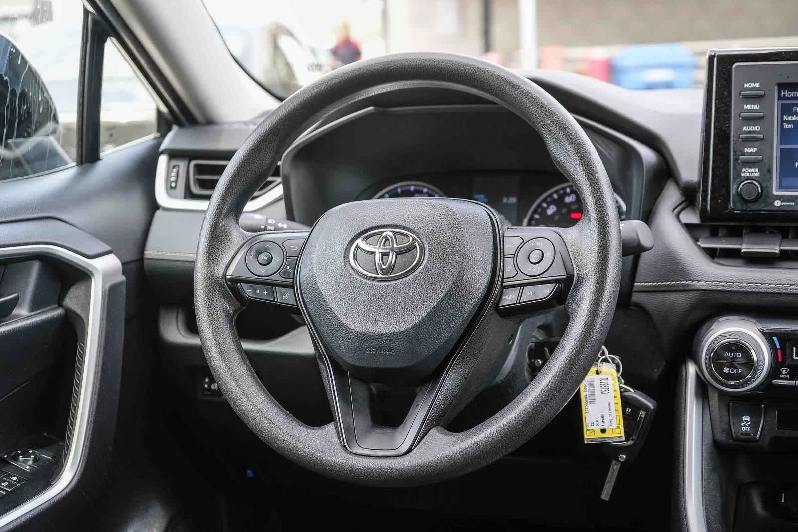 Thumbnail: 2022 Toyota RAV4 - 15