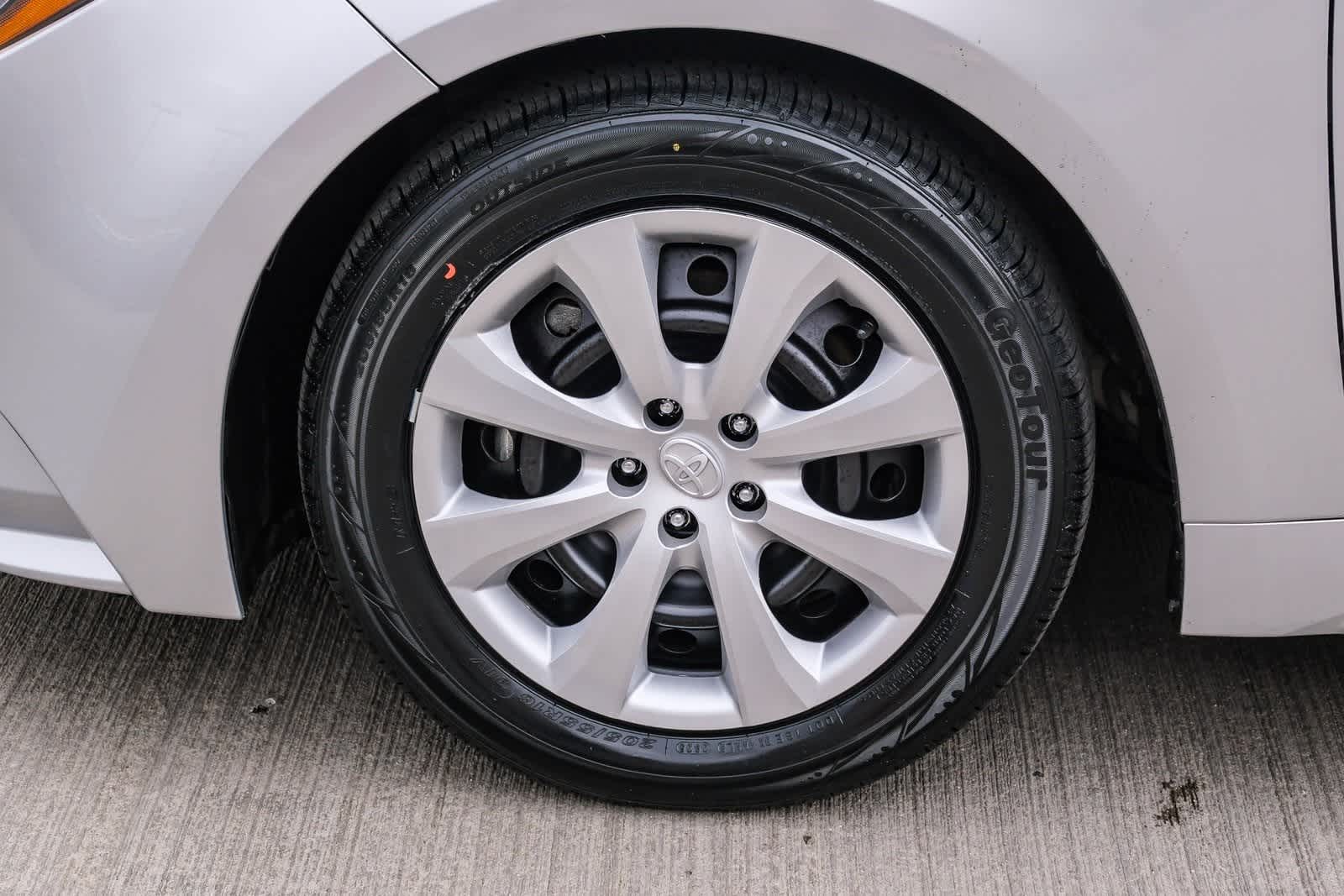 Thumbnail: 2023 Toyota Corolla - 10