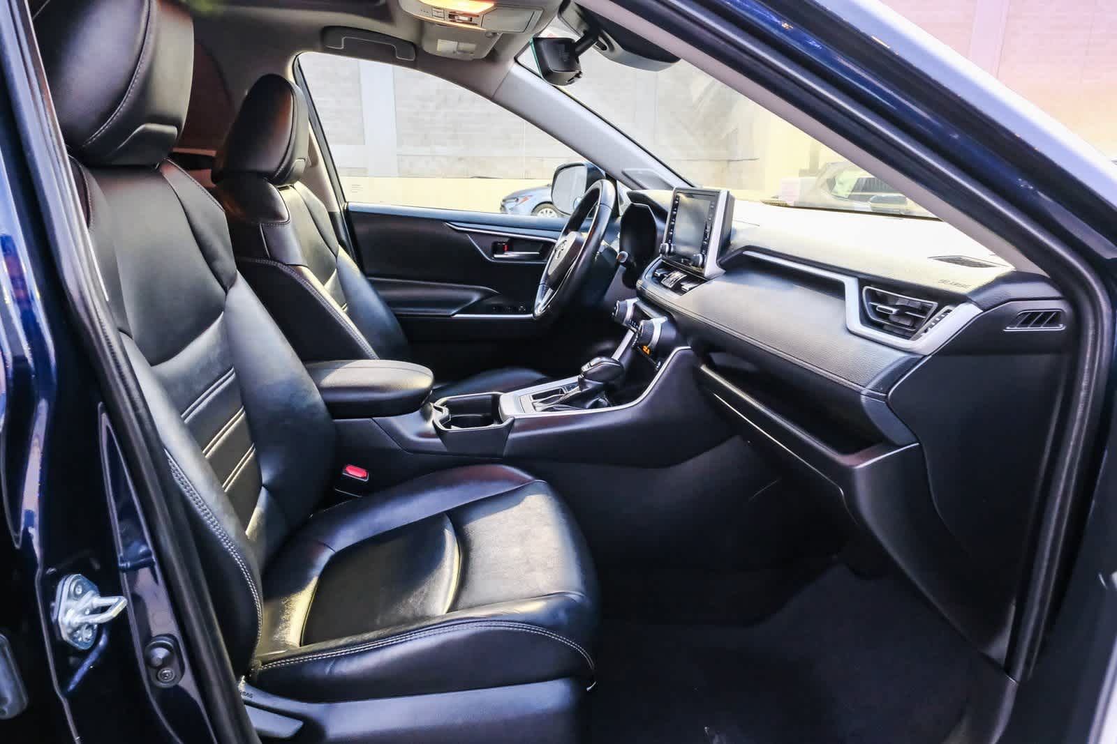 Thumbnail: 2021 Toyota RAV4 - 17